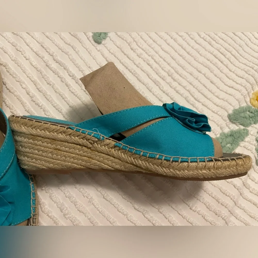 EUC Life Stride Teal Blue Wedge Espadrille Sandals Sz 8M - Picture 2 of 8